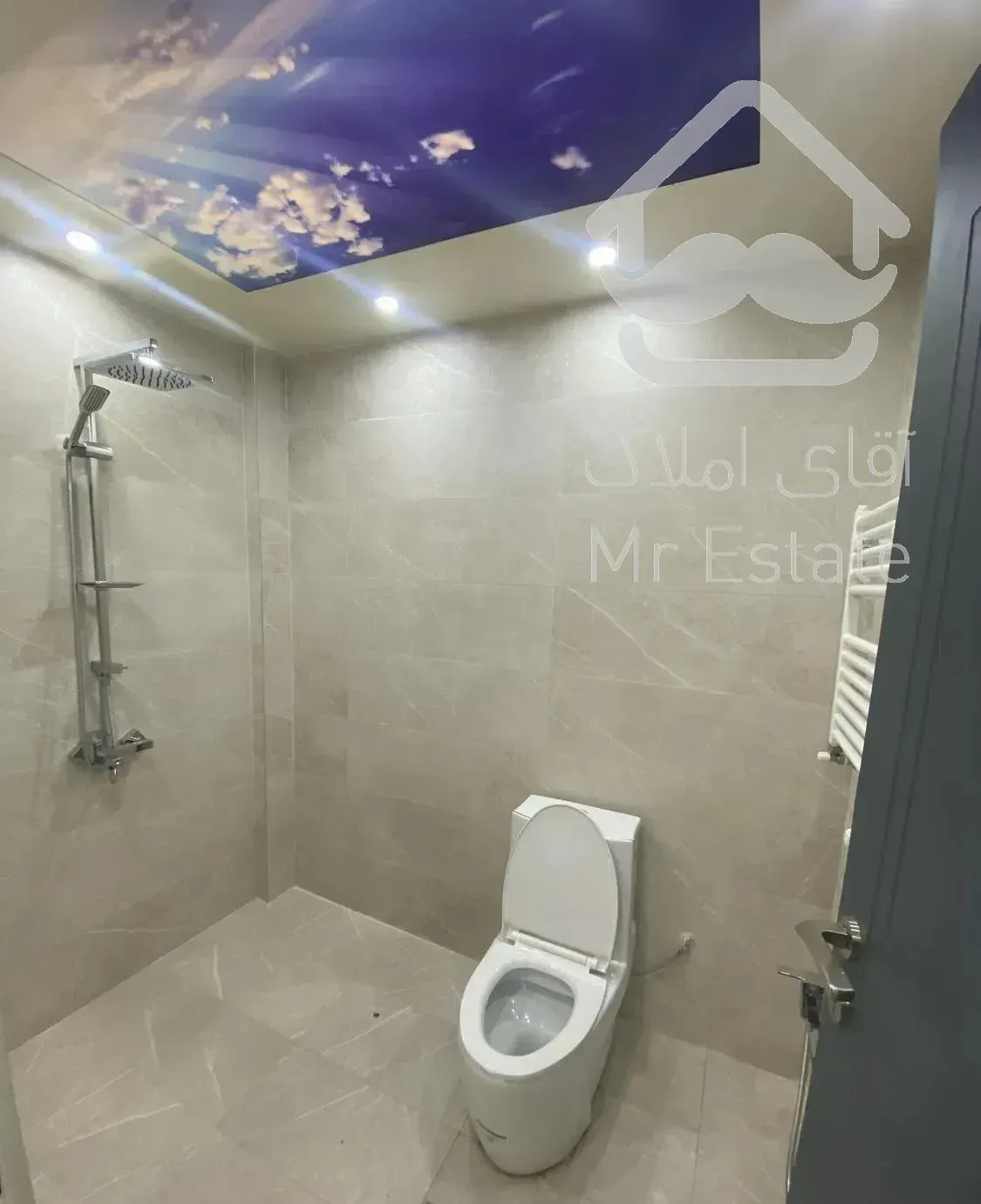 آپارتمان ۱۲۶متر ۲خواب فول روبروی پارک لاله