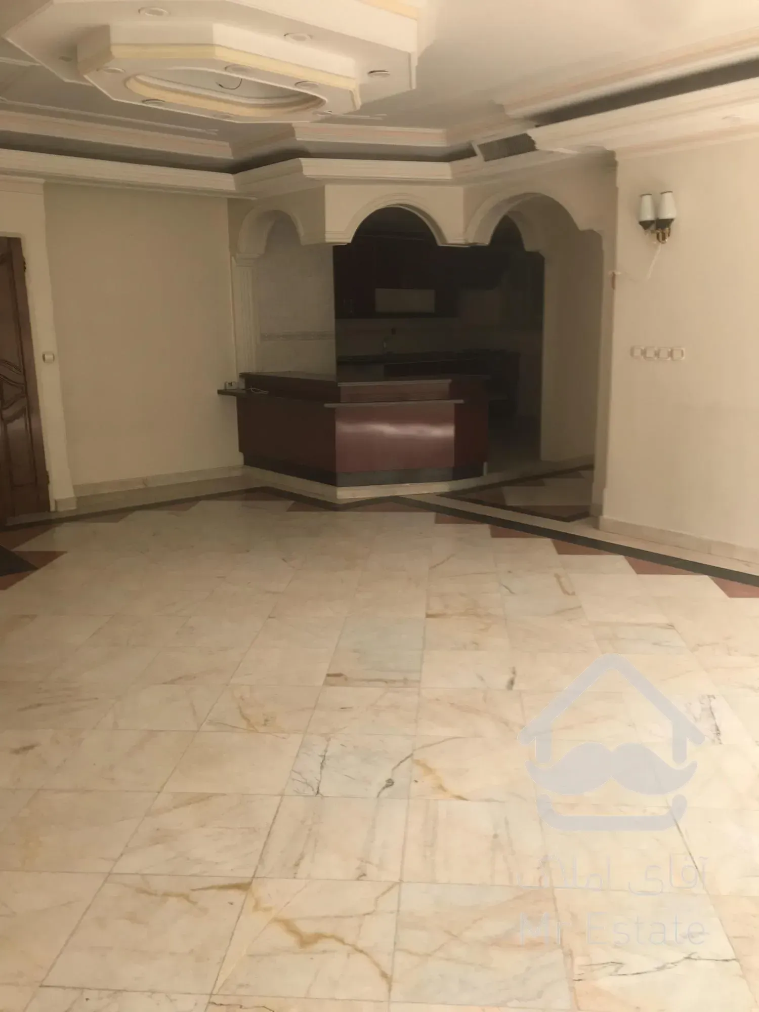 ۱۱۰ متر گلستانها/رهن کامل/فول/پارکینگ حیاط