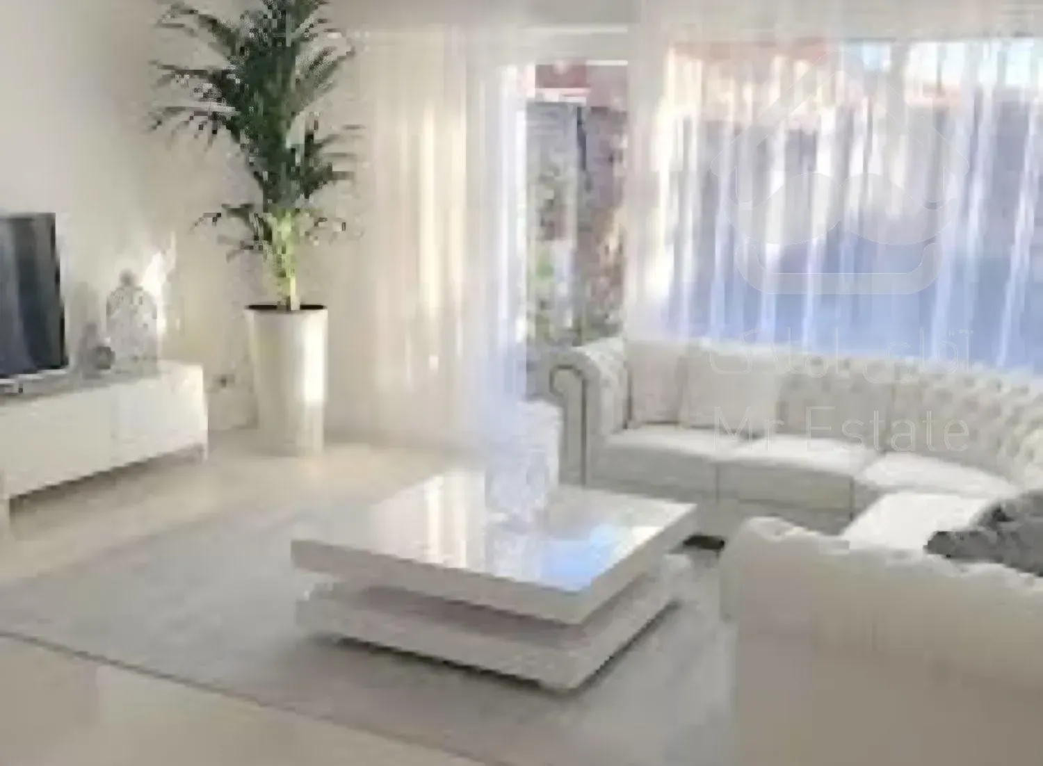 ۹۰ متری* ۲ خوابه*فول امکانات*تک واحدی*در صفاشرقی