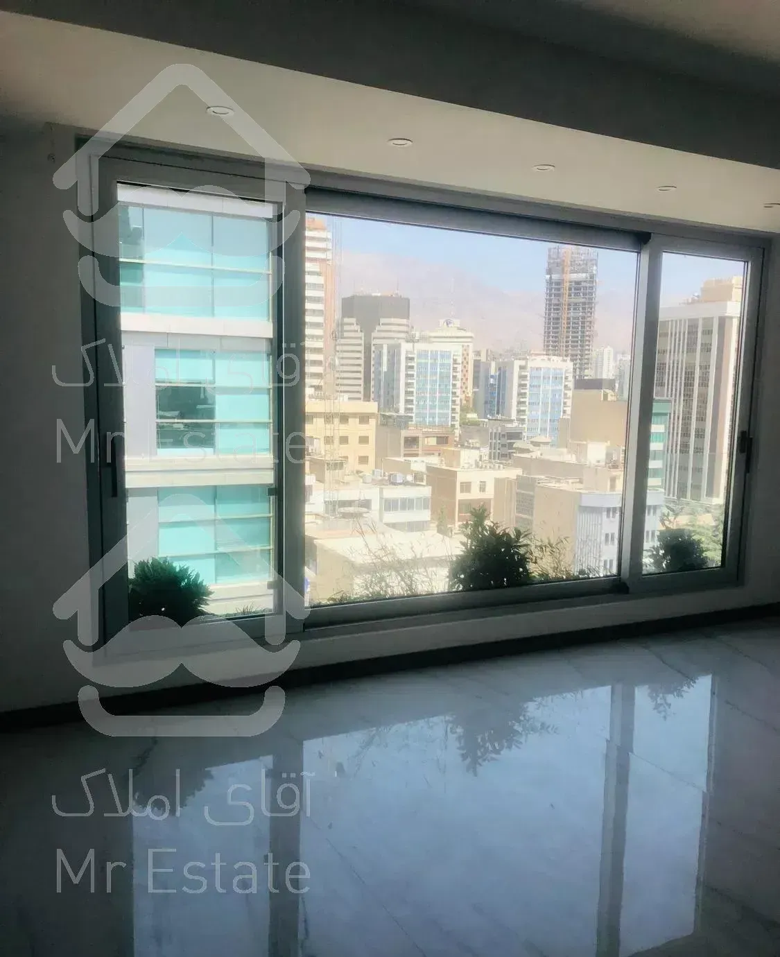 شیخ بهایی جنوبی ۱۳۰ متر ۳خواب