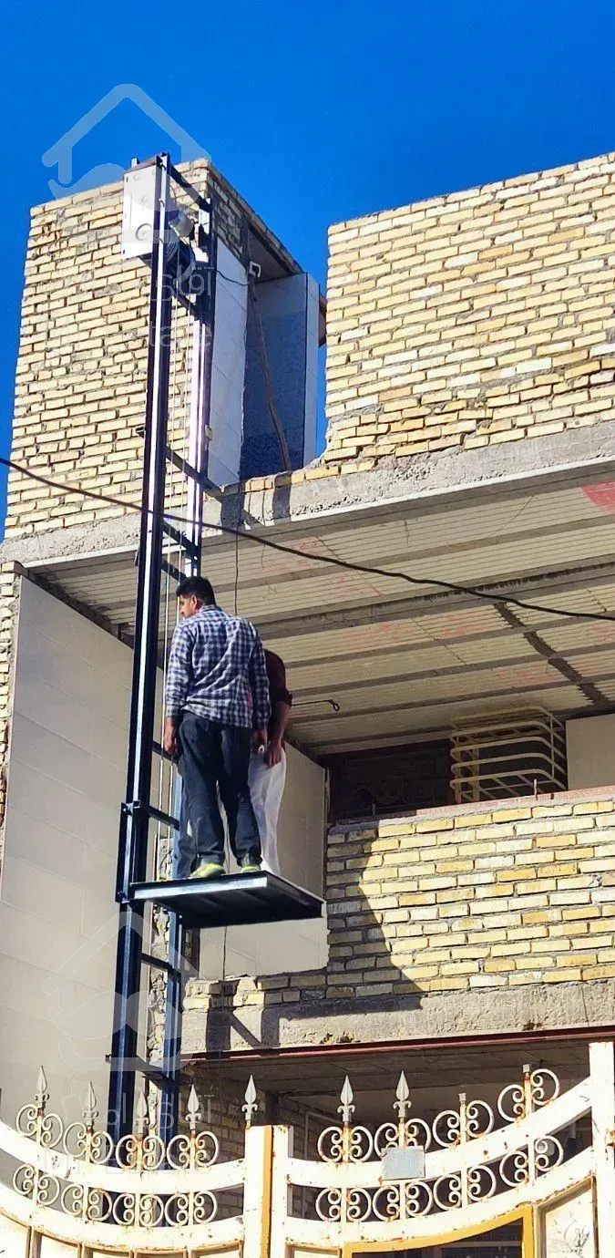 بالابر آسانسوری پله رو نفربر ویلچر بر غذابر