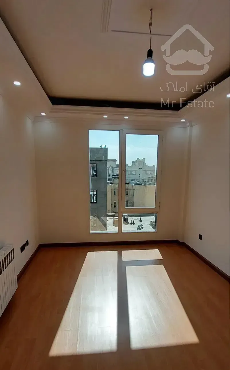۷۲مترسالن پرده خور رو به آفتاب مستقیم