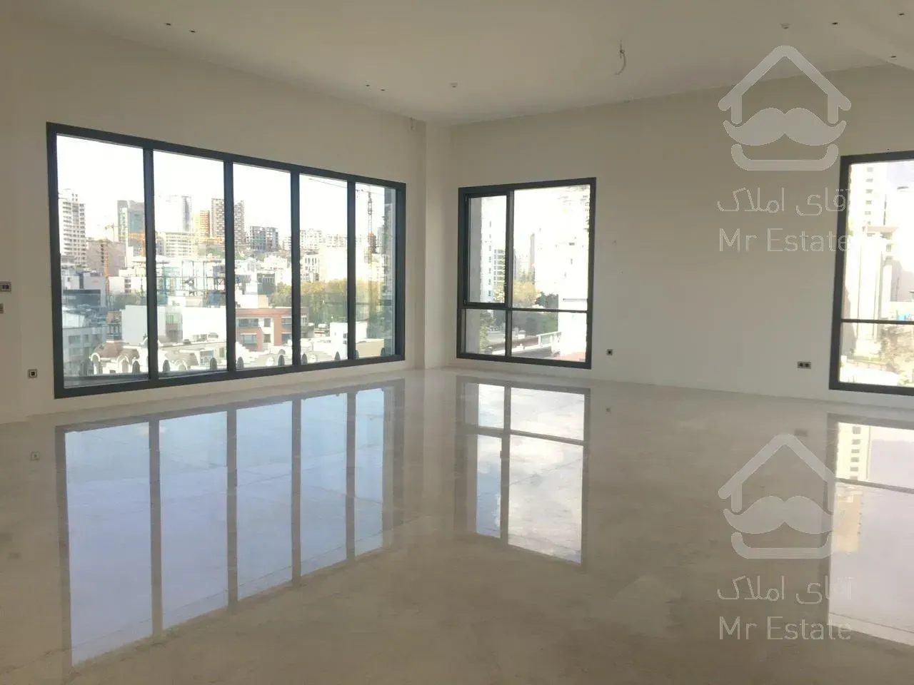 نیاوران، ۴۳۰ متر لوکس ترین سازه شمیران