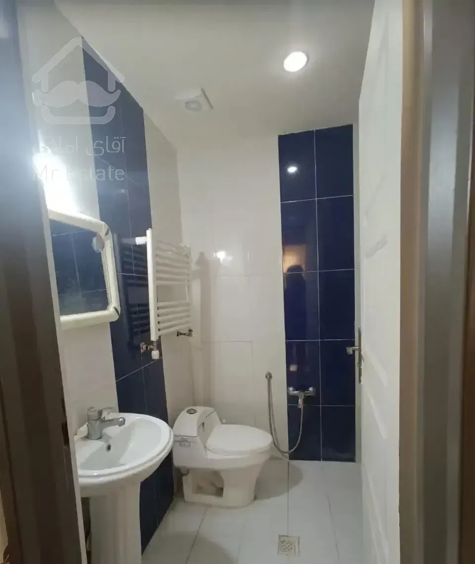 ۹۳ متر شهپریان