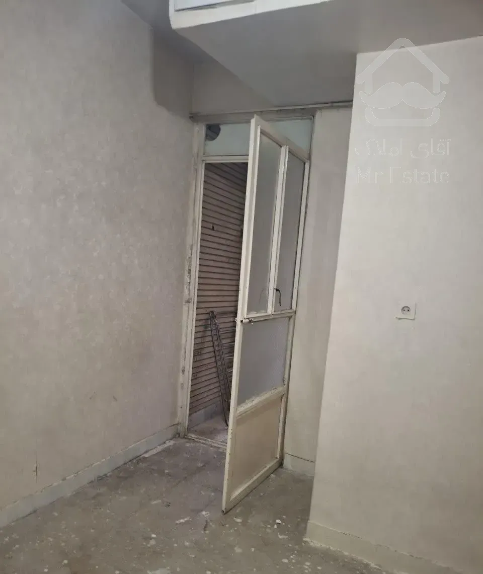 واحد  ۴۶متری  تک خواب.   میدان شهرداری