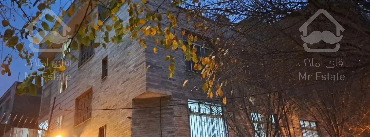 ۱۱۰ متر کل ملک ۸۵ متر بنا دو تا اتاق خواب