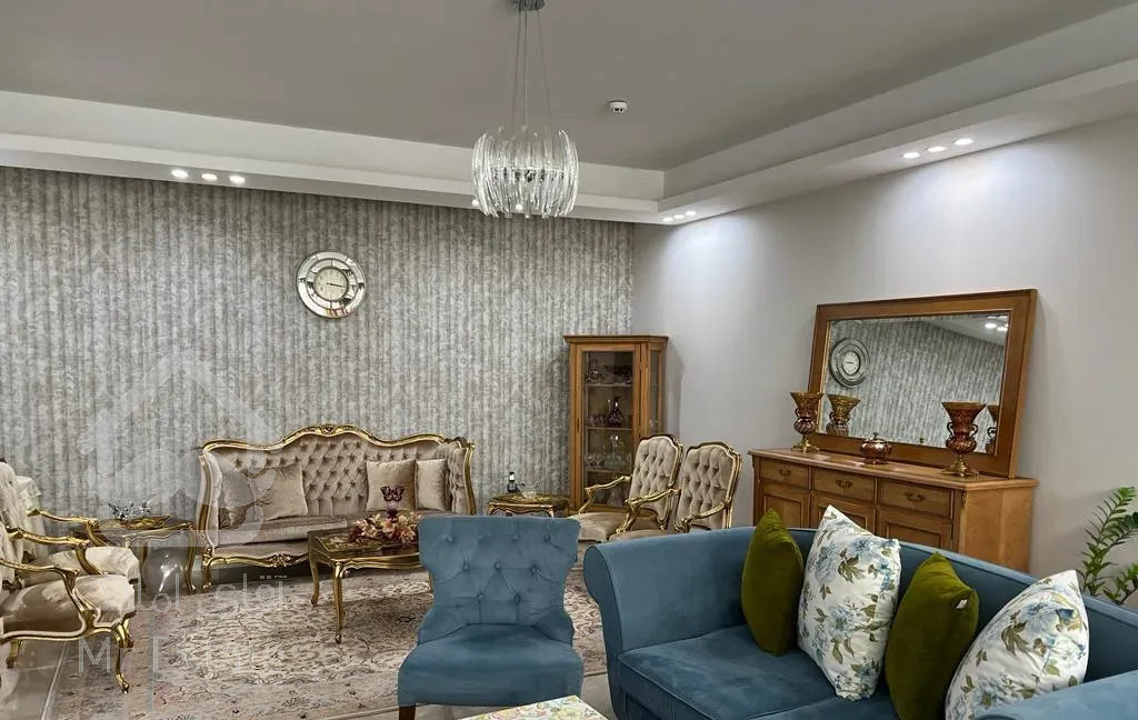 ۱۱۸ متر دو خواب غرق در نور بدون مشرف