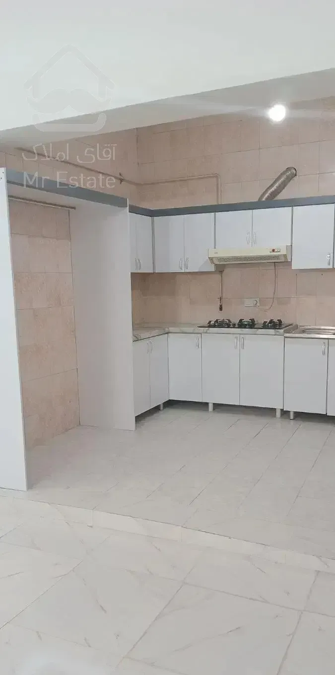 فروش فوری آپارتمان مرکز شهر طبقه ۳