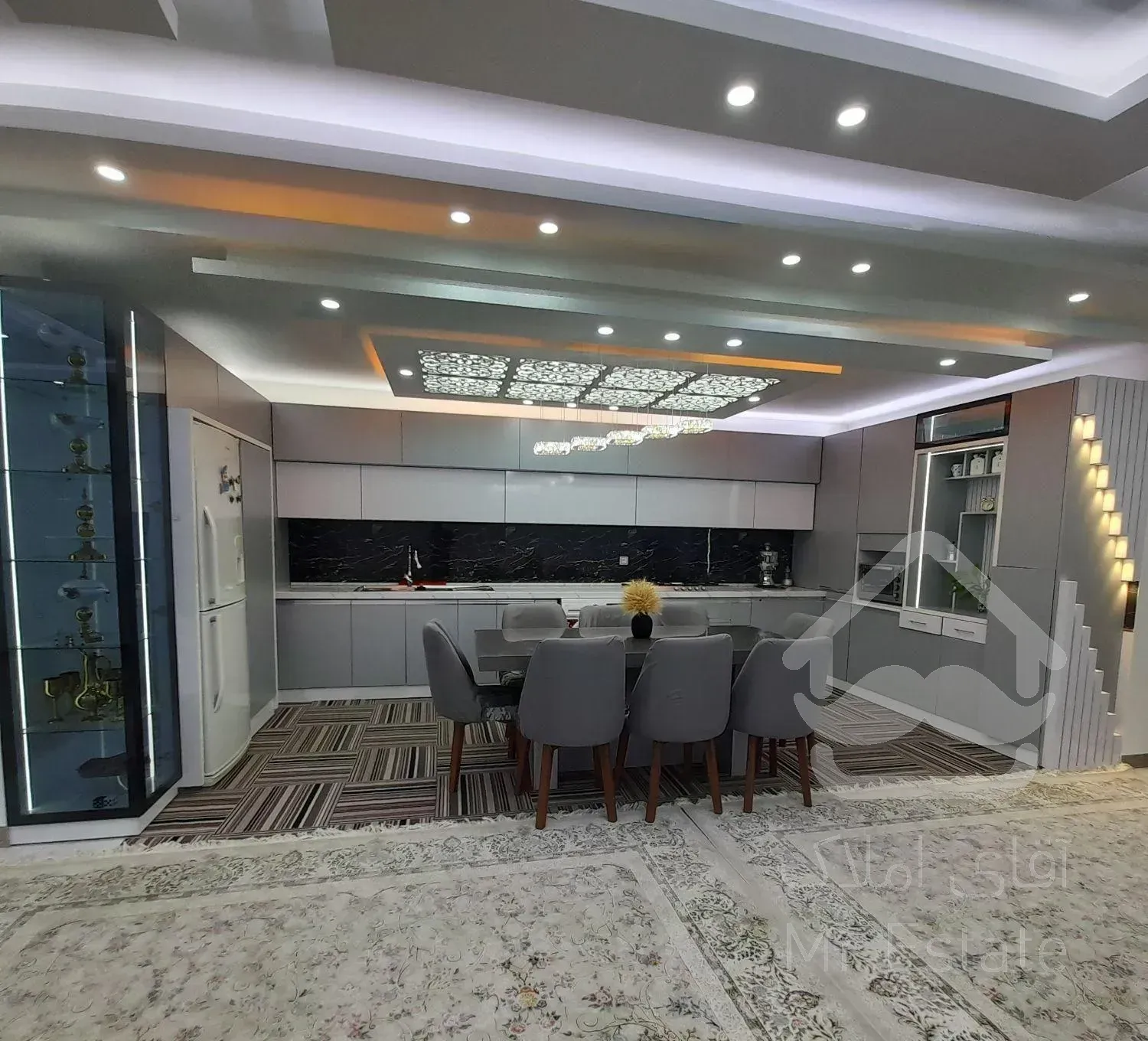 اپارتمان ۱۳۵متری فول