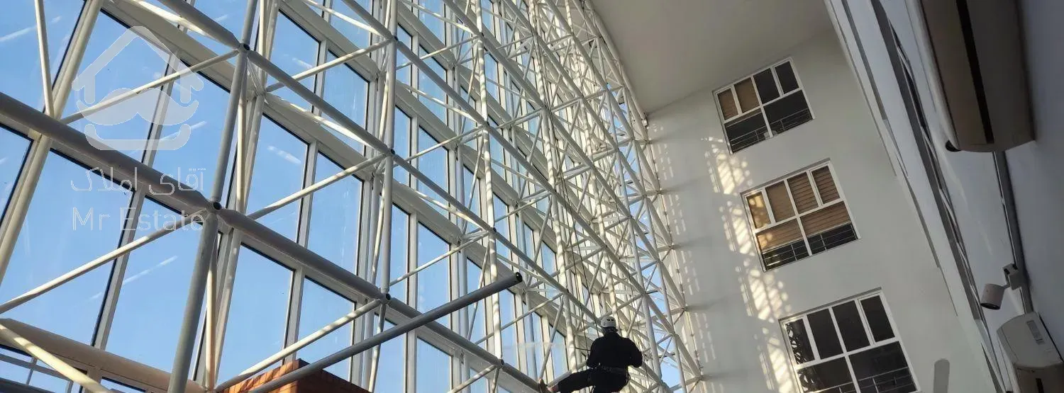 دسترسی با طناب کار در ارتفاع بدون نیاز به داربست