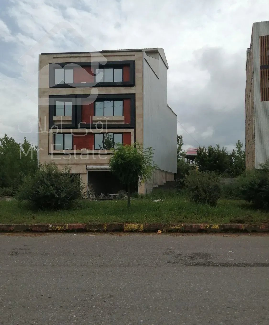 فروش آپارتمان ۳ طبقه دو واحد بصورت یکجا