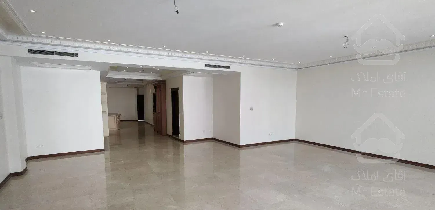 ۲۲۰ متر۳ خواب/۳پارکینگ/۲ تراس/بین جماران و جمشیدیه