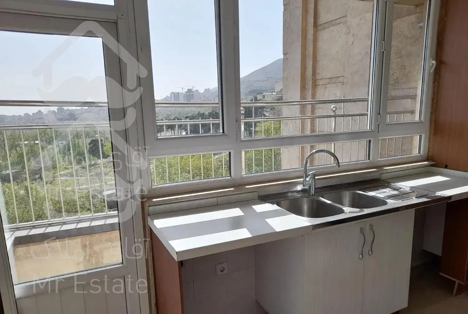 اجاره آپارتمان سه خوابه ۱۸۲متر ویو مشجر