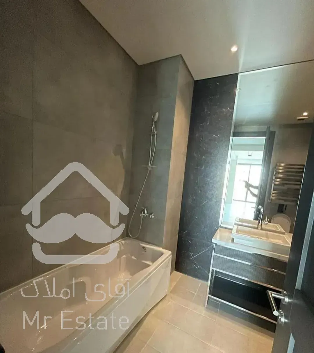 200 متر 3 خواب / شیخ بهایی شمالی / برج باغ