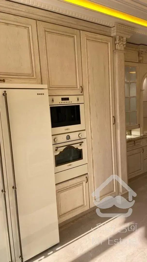 آپارتمان 215 متری نیاوران