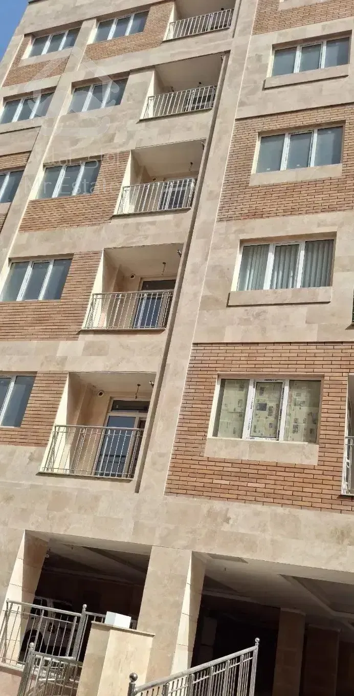 واحد ۹۲ متری نوساز