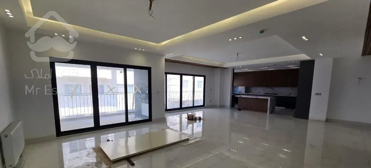 آپارتمان ۴ خواب ساحلی نوساز  استخر وجکوزی (ناصری)