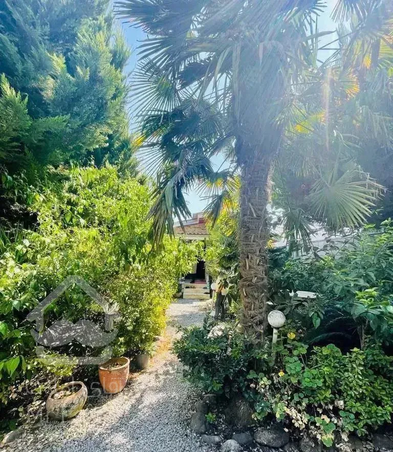 ویلا باغچه فلت ۳۰۰متری/مبله/ فروش ب علت نیاز مالی