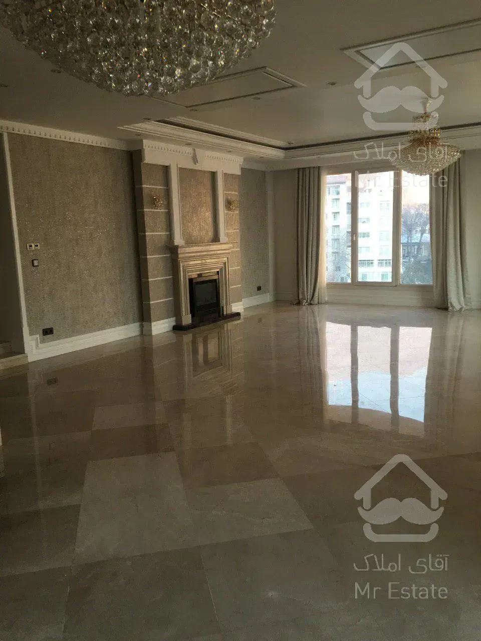 خرید و فروش آپارتمان مسکونی 260 متری فرمانیه شرقی