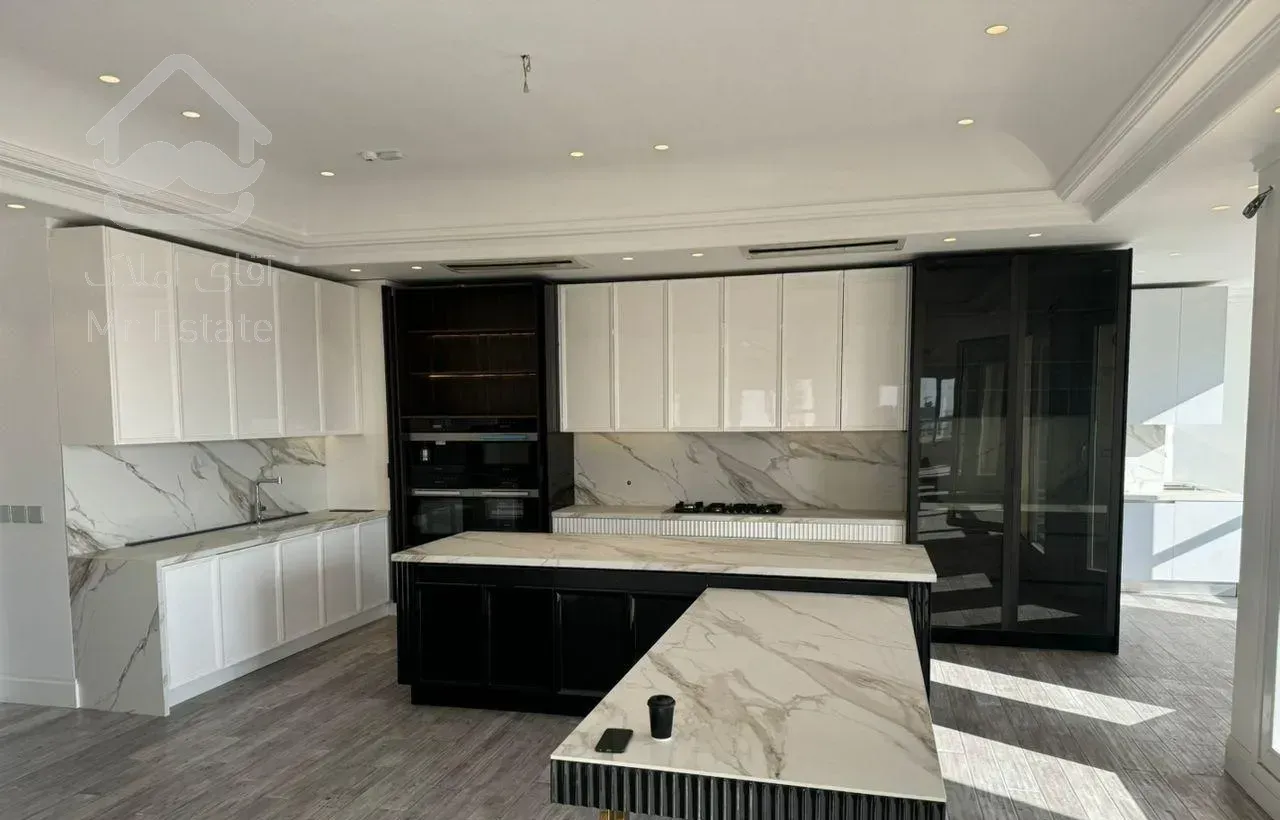 نیاوران یاسر/۳۳۰ متر(مالک به شدت پول لازم)