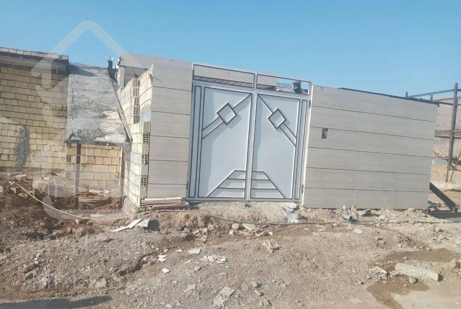 خونه ۱۳۵ متری جاده پاگر به سمت دهمحسن نزدیک خیابان