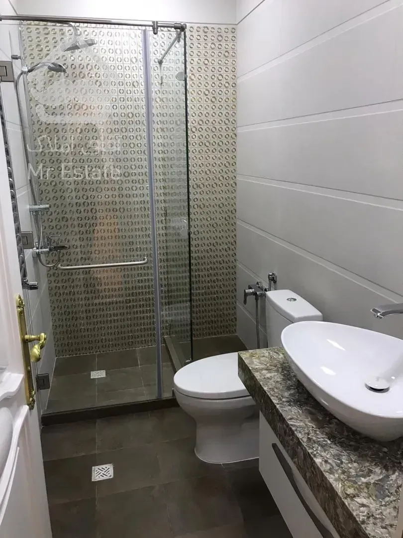 طبقه هفتم تراس بزرگ قابل چیدمان