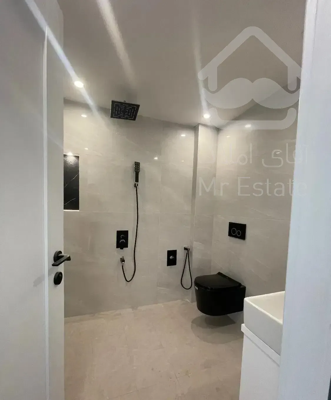 ۲۲۰ متر ویو دار تراس بزرگ ۲پارکینگ