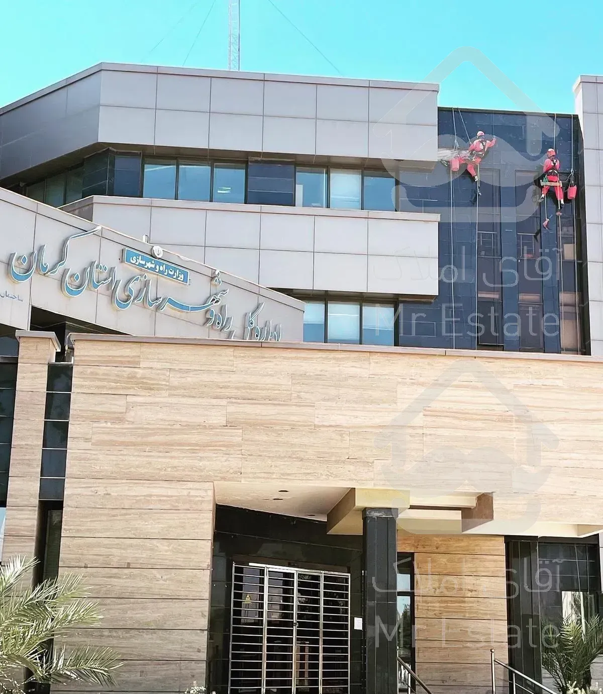 شستشو نما پیچ رولپلاک سنگ کار در ارتفاع با طناب