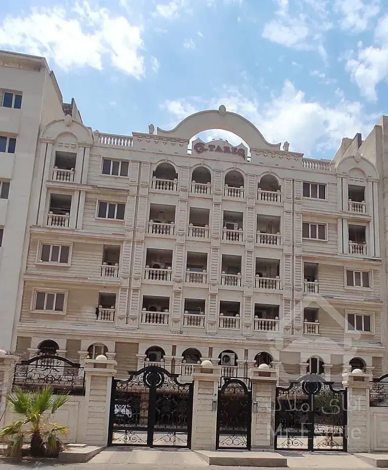 فروش آپارتمان ۱۹۰ متری ۳ خوابه در گلستان