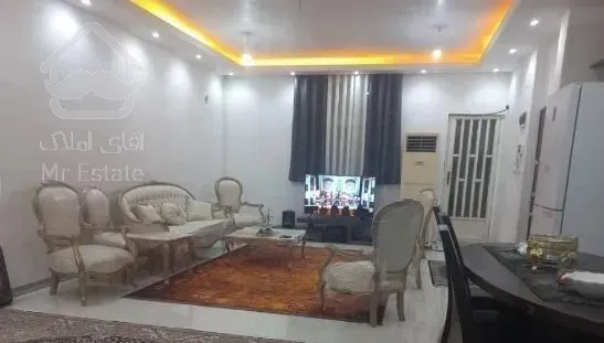 واحد ۱۰۰ متری /علوم پزشکی/طبقه همکف