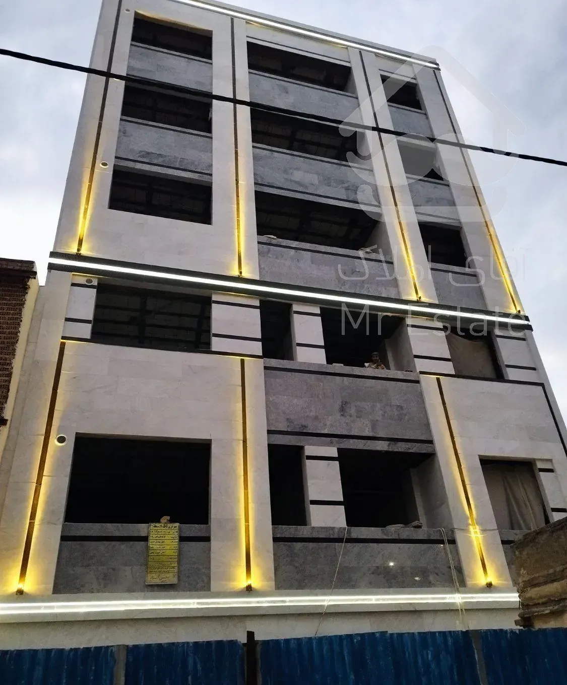 فروش آپارتمان ۹۰ متری ۲ خوابه در عبدل‌آباد