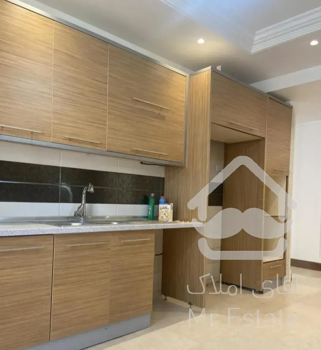 ۱۳۰ متر  سه خواب/ تک واحد/ فول امکانات/ تاپ لوکیشن