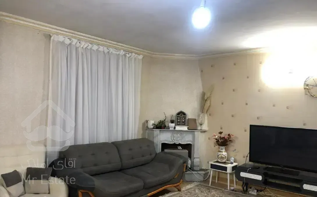 ۷۵ متری اقبال