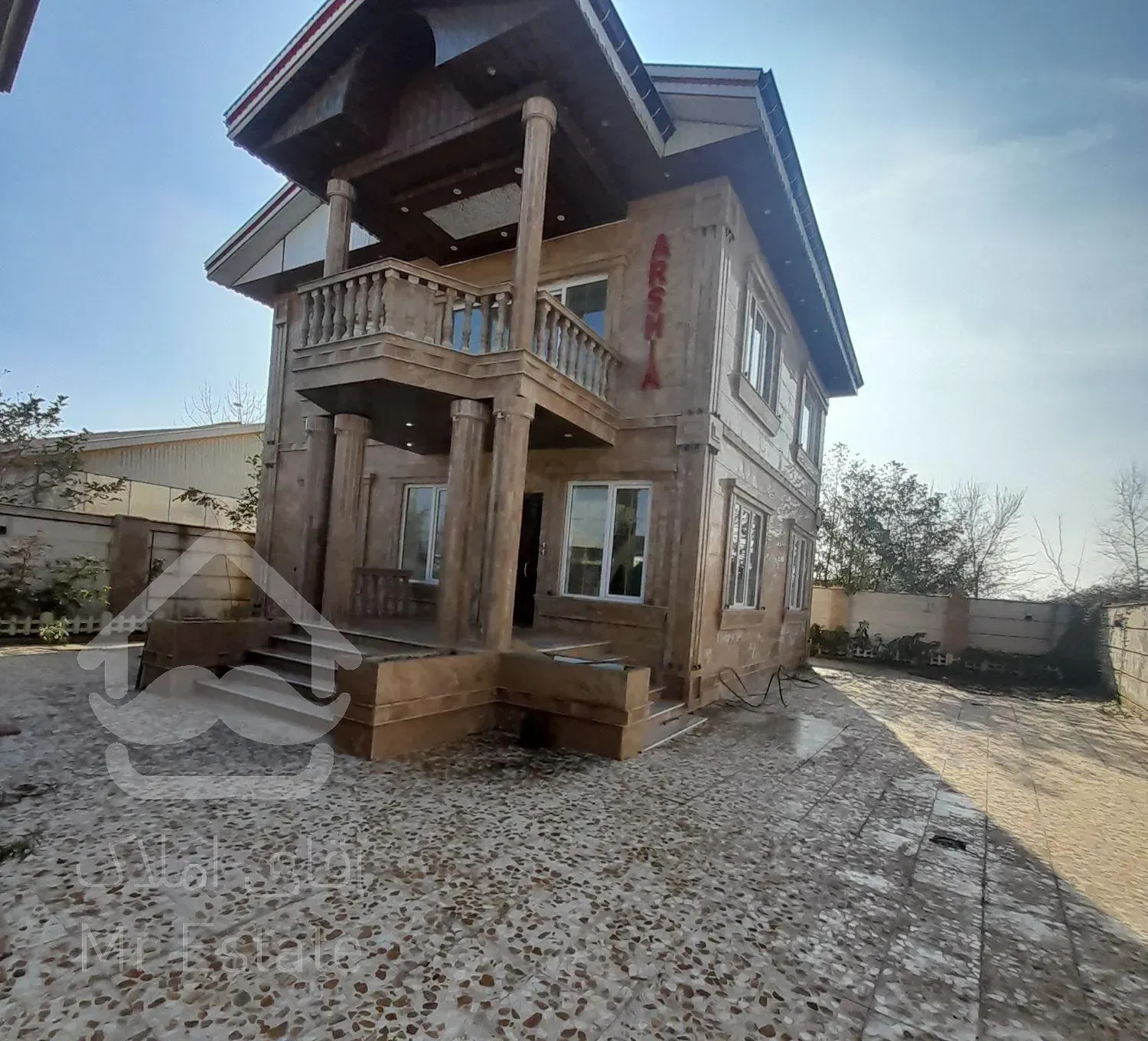 فروش ویلای (( ۳۵۰ )) متری فومن با سند تک برگ