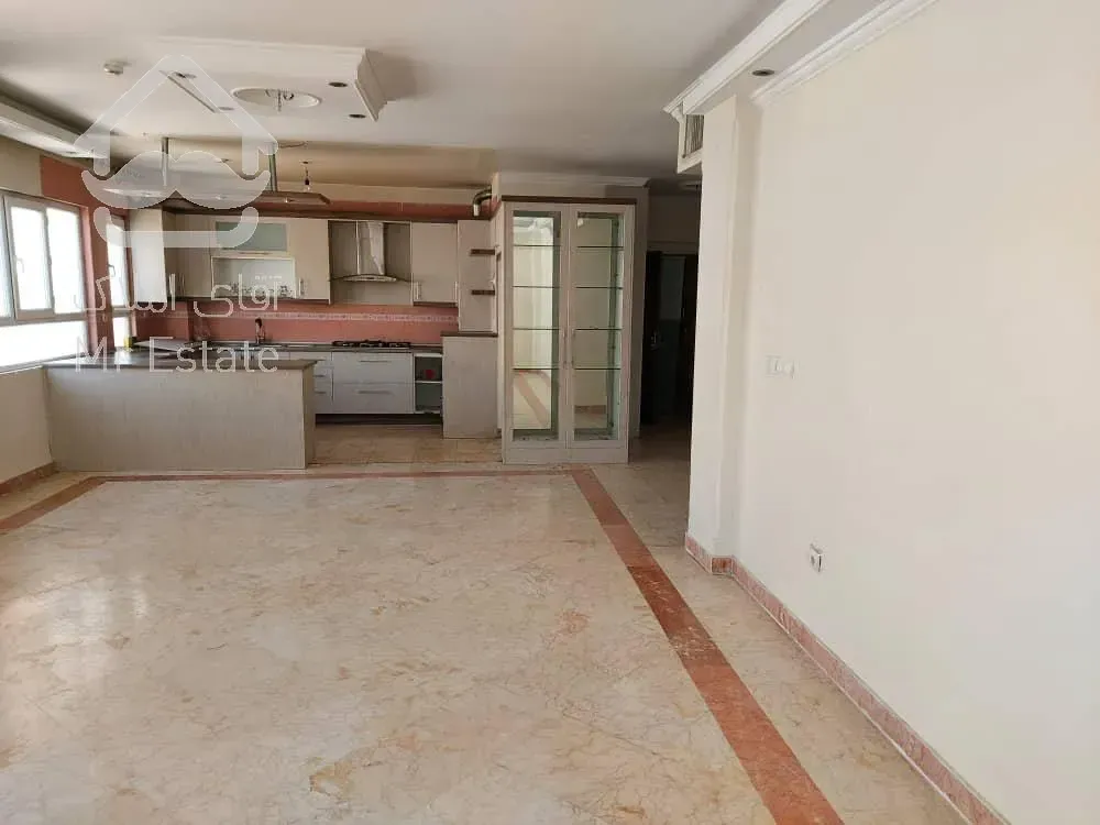 ۱۳۸ متری دریاچه سند تک برگ