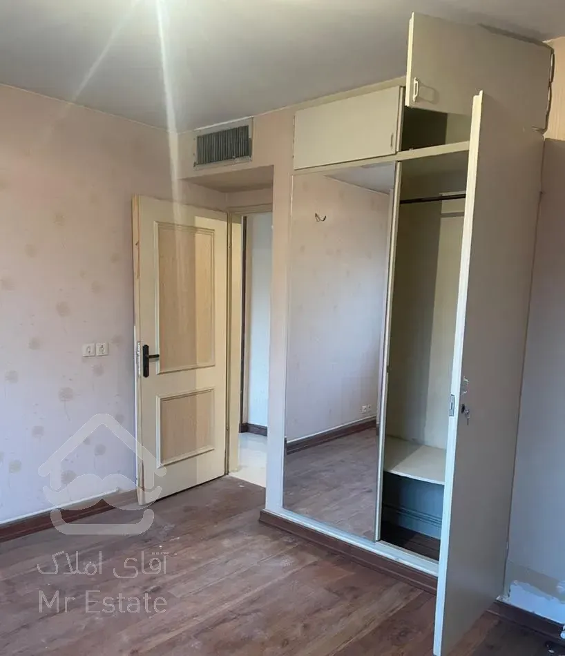 83 متری دو خوابه با پارکینگ تخلیه کوچه شمس