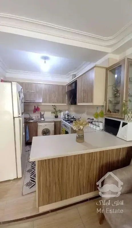 واحد اوکازیون اسانسور دار تمیز75متر