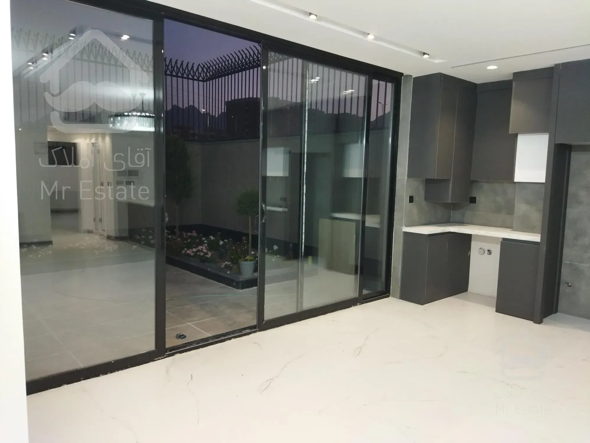 فروش یک باب آپارتمان دو واحدی تفکیکی/فوق لوکس