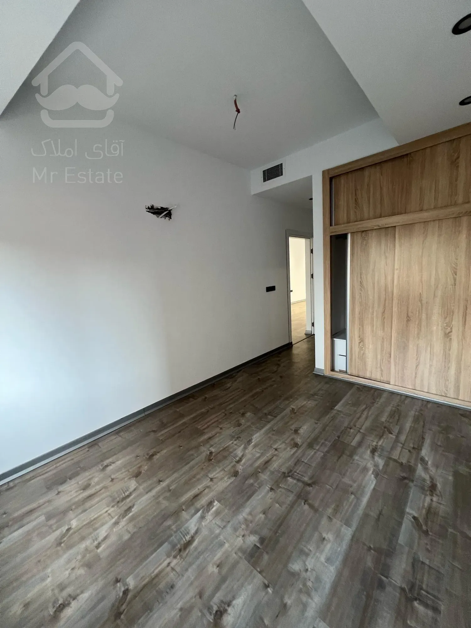 متراژ زمین ۱۷۰ متر