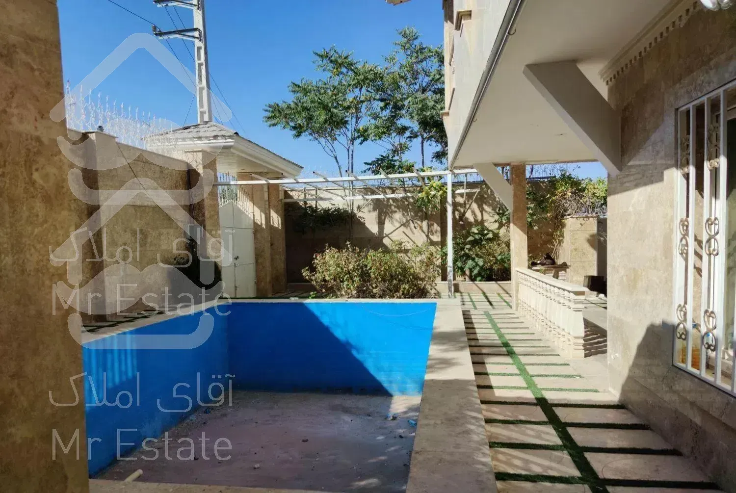 ۲۰۰ متر دوبلکس  با ۳۰ متر تجاری