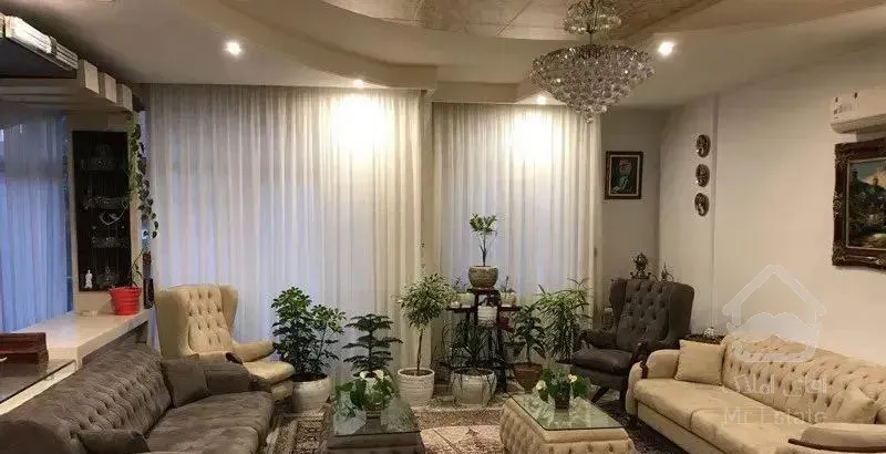 فروش 90 متری/جنوبی/دو خواب/بر بلوار اصلی