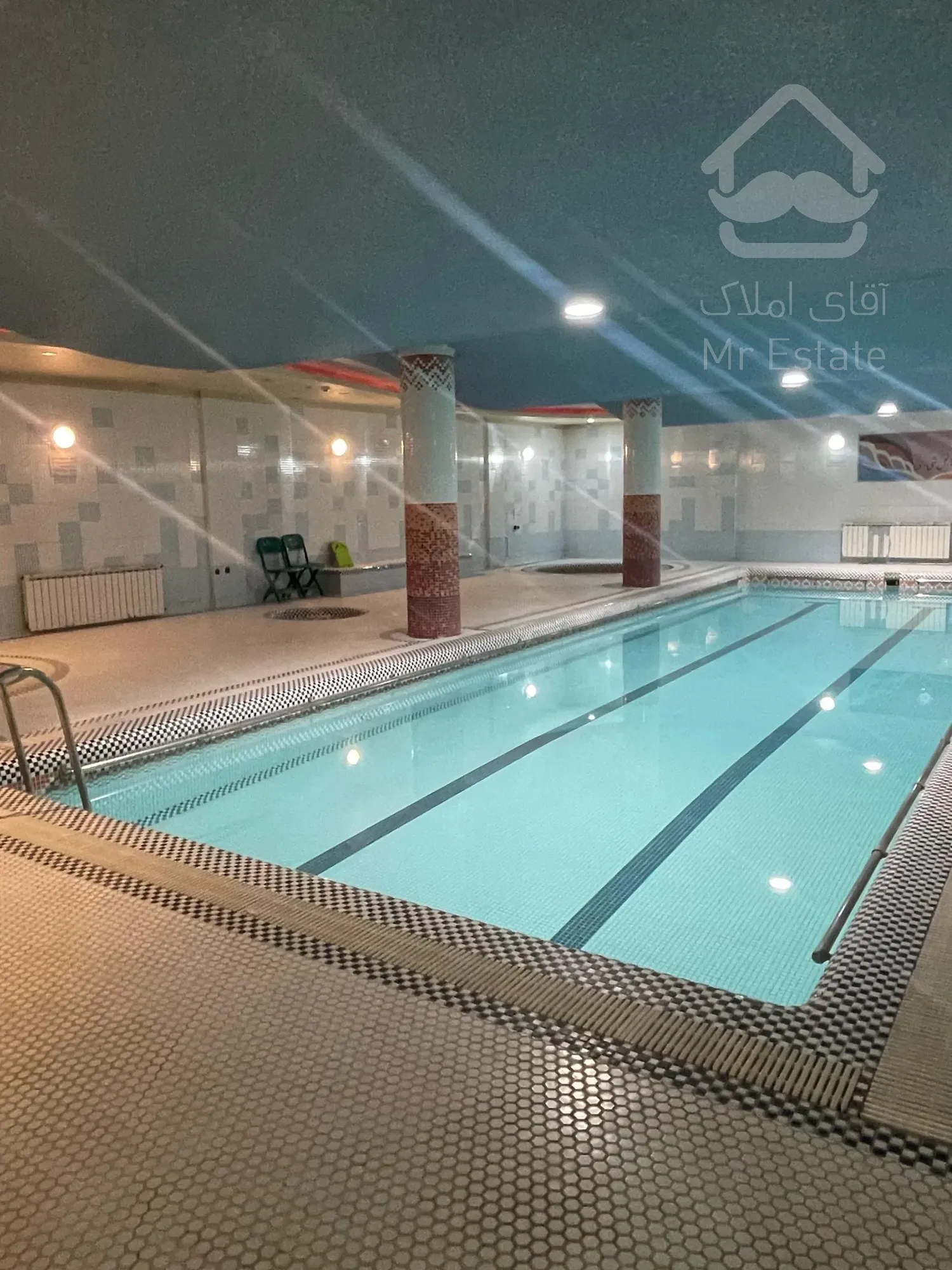 رهن و اجاره آپارتمان۲۲۰متر آجودانیه