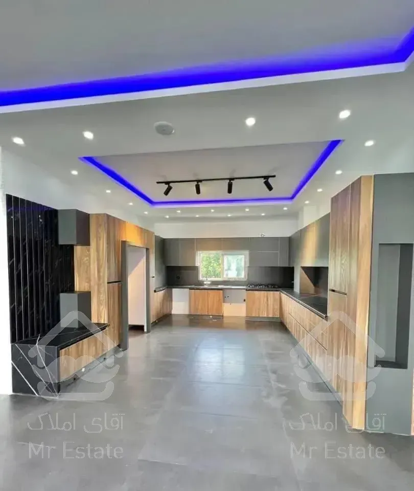 مدرن و  سند تک برگ در چمستان