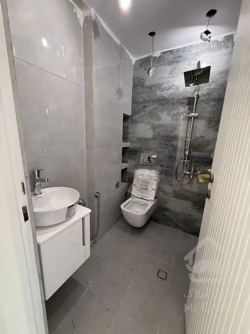 ۱۱۰ متر/ ۲ خواب/ فول / شهران/ کلید نخورده