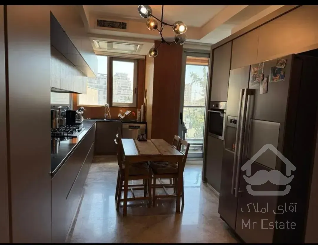 فروش اپارتمان 220 متری زعفرانیه