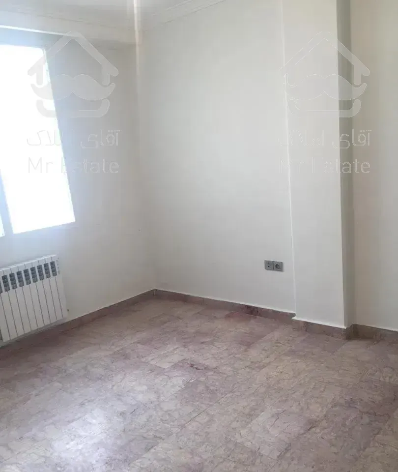 100 متر 2 خواب شرق فلکه دوم