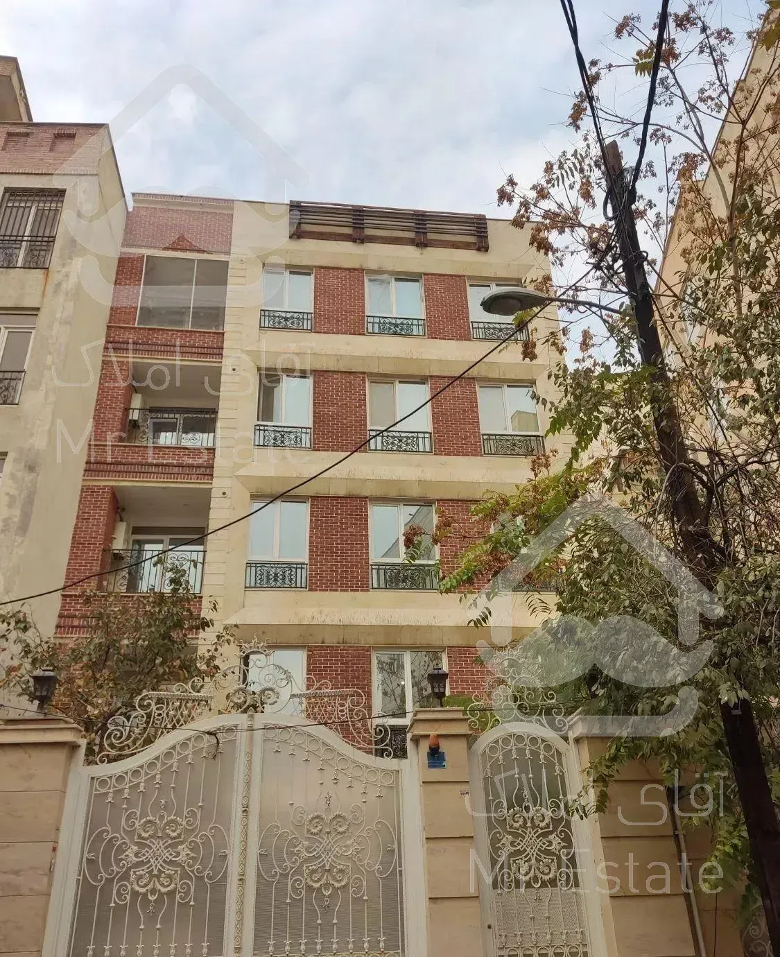 رهن آپارتمان ۱۵۰ متر دو خواب مستر دو پارکینگ