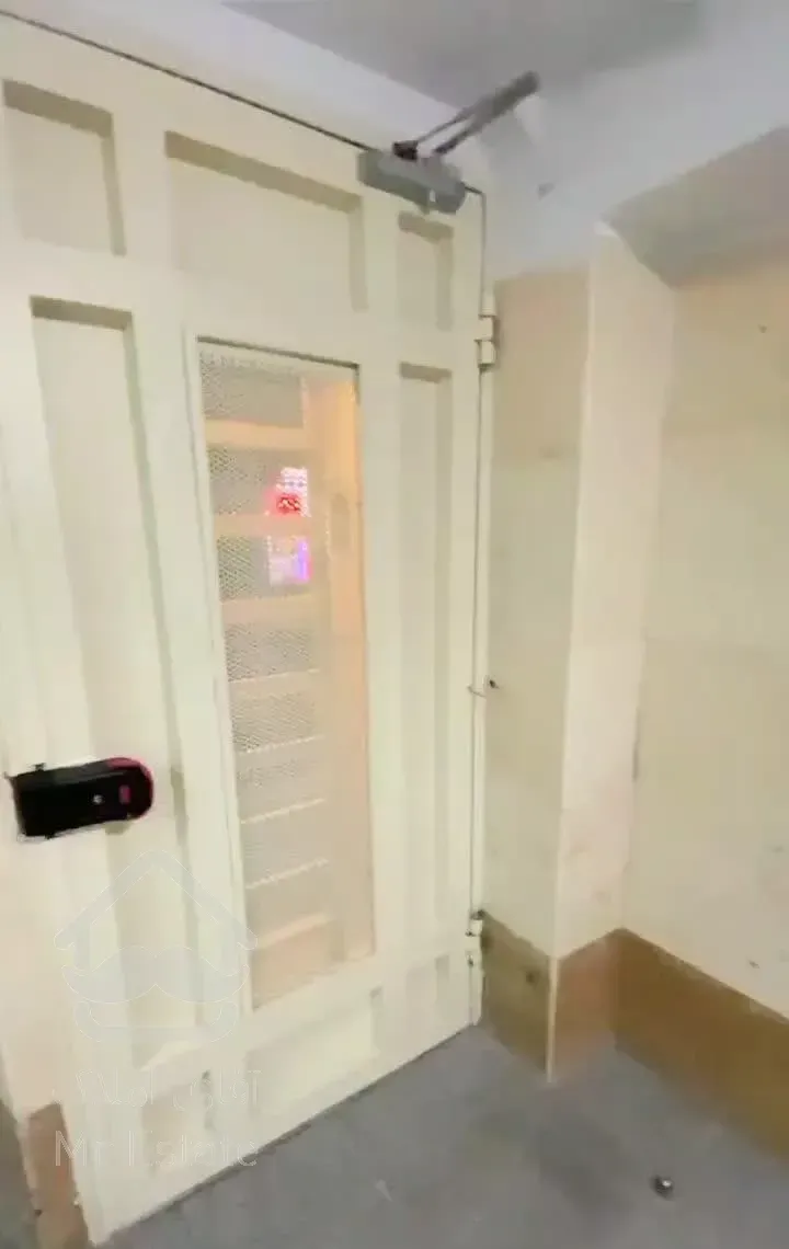 ۱۱۵ متر ۳ خوابه لارستان