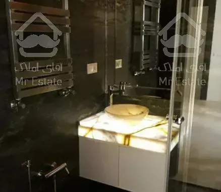 ۲۰۰ متر، ۲ پارکینگ، فول مشاعات، سازنده بنام