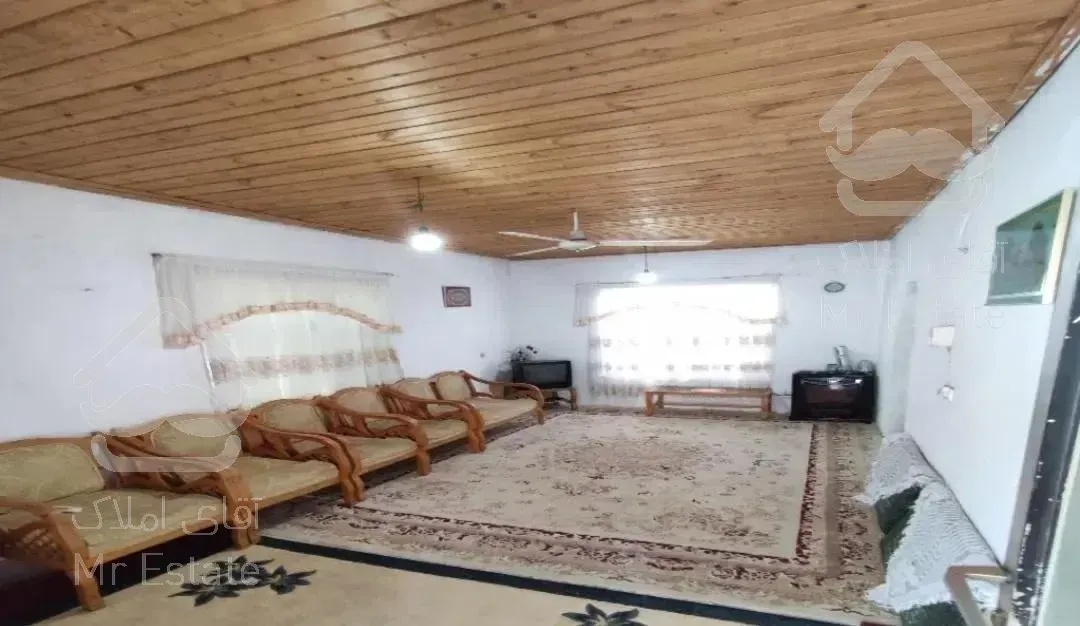 ویلای نعمتی باغچه کوچیک و جنگلی